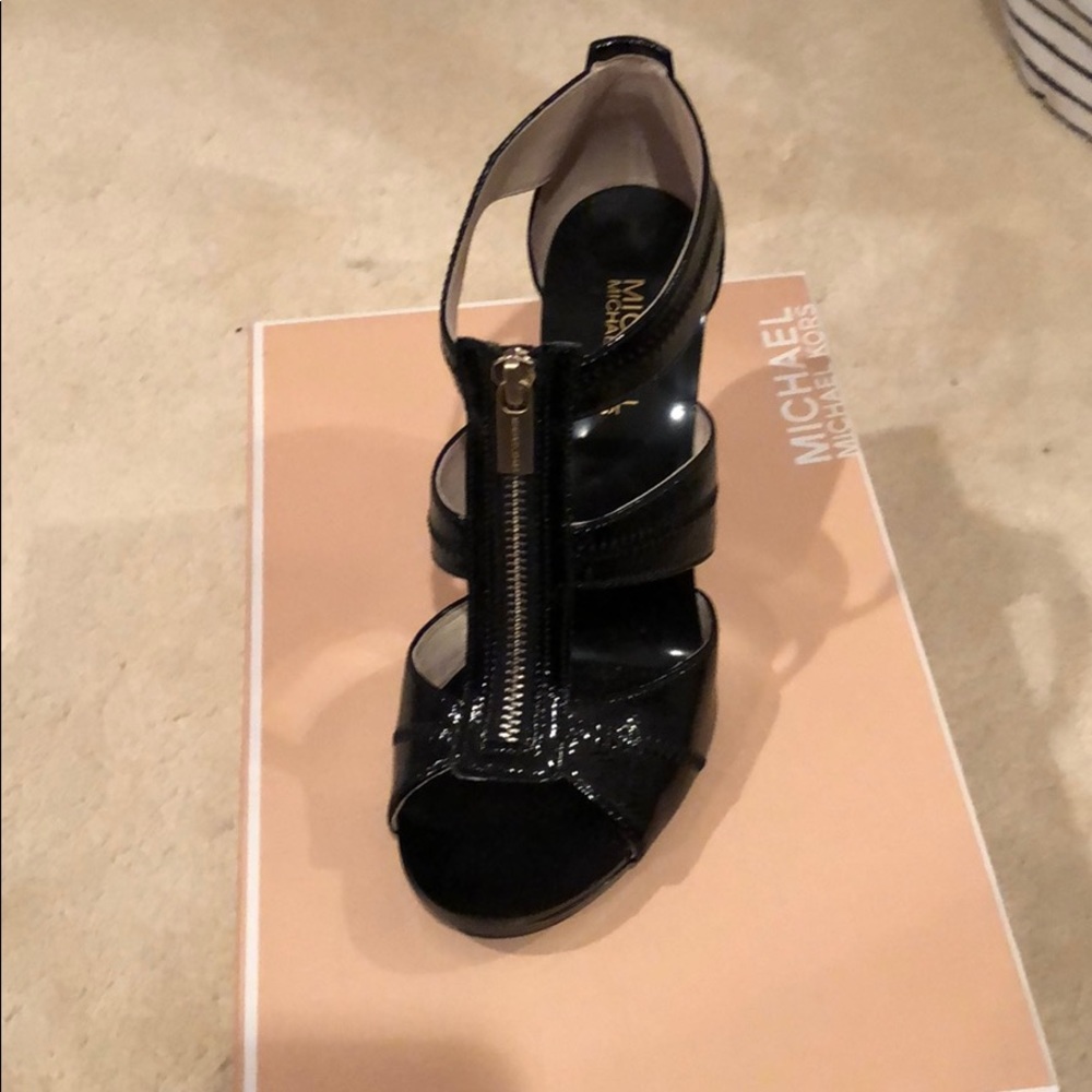 Heels - Picture 2 of 2